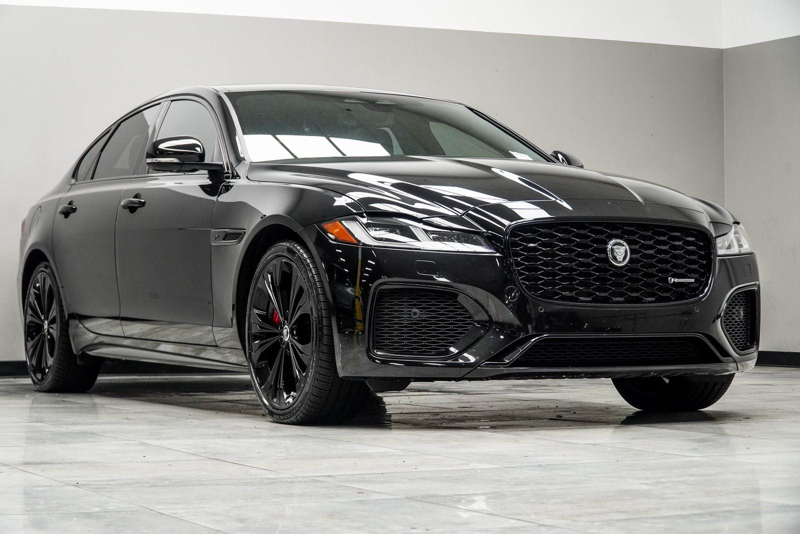 2024 Jaguar XF R-Dynamic SE