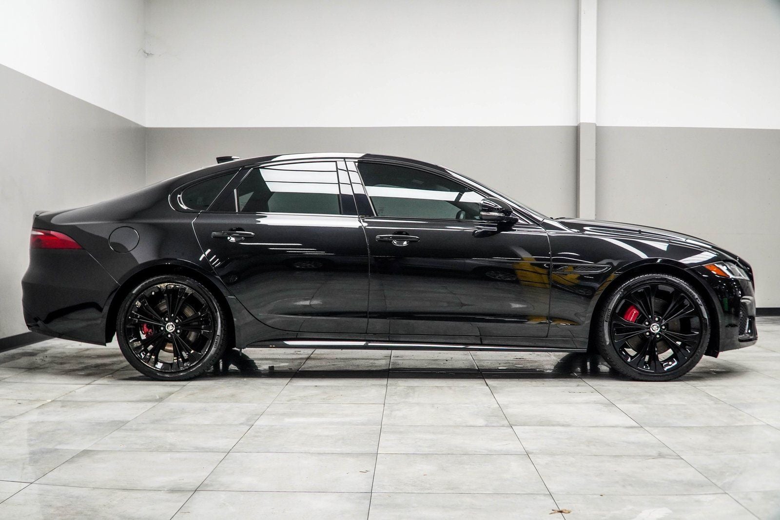 2024 Jaguar XF R-Dynamic SE