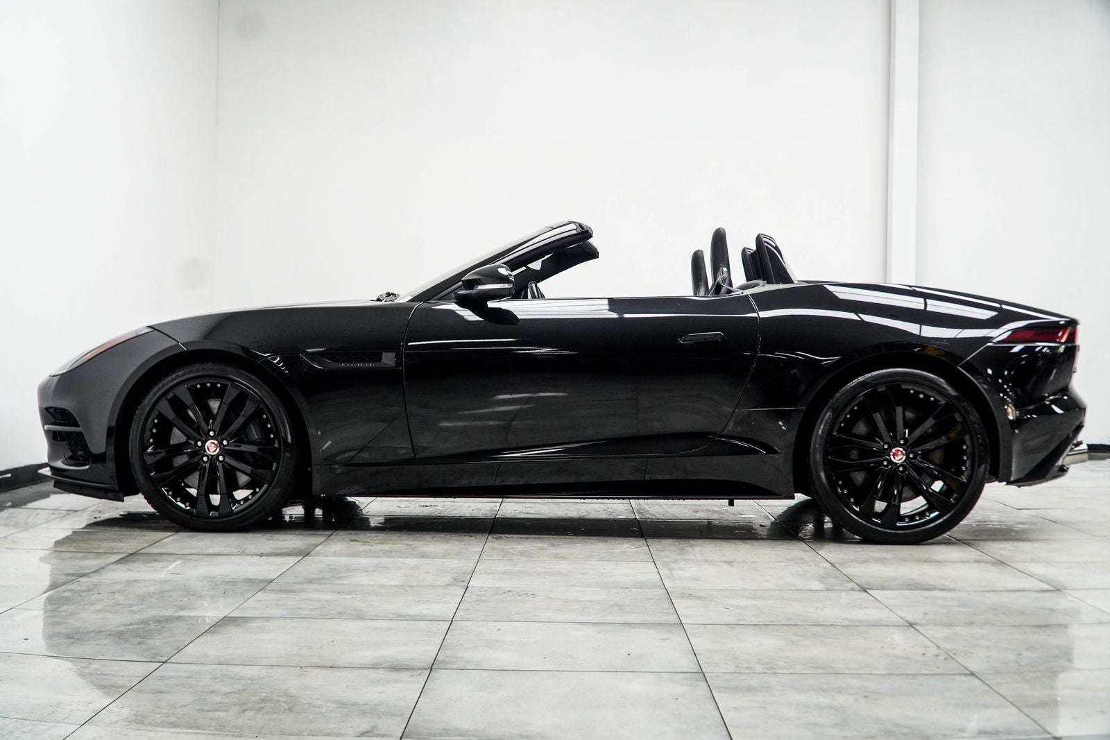 2019 Jaguar F-TYPE R