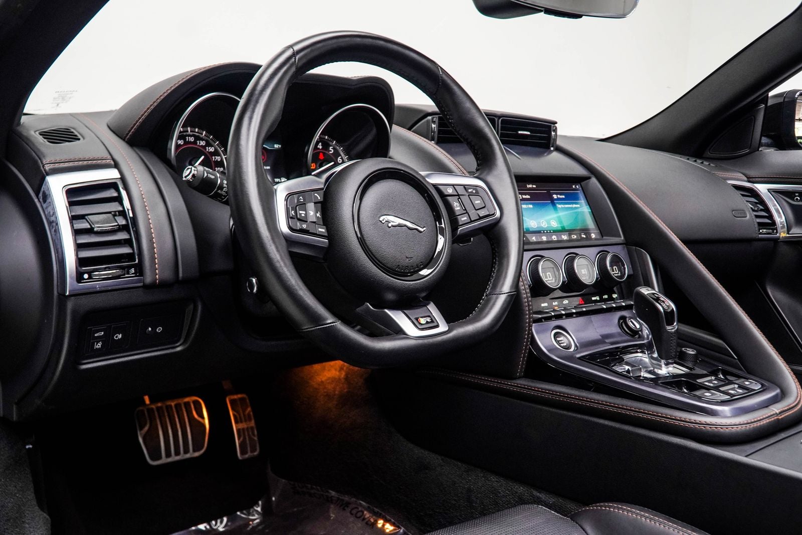 2019 Jaguar F-TYPE R