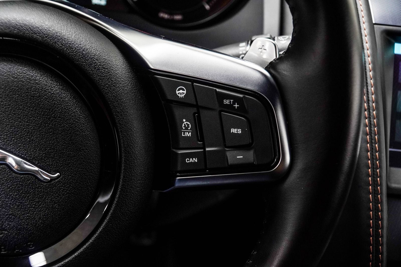 2019 Jaguar F-TYPE R