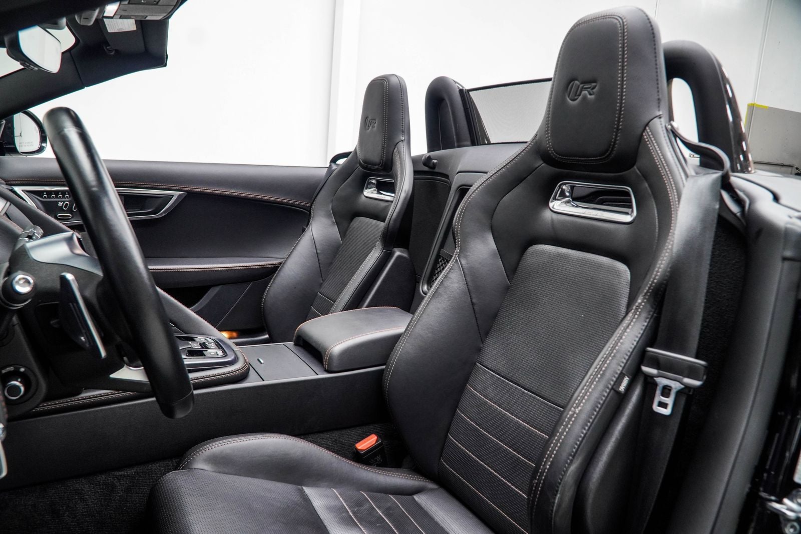 2019 Jaguar F-TYPE R