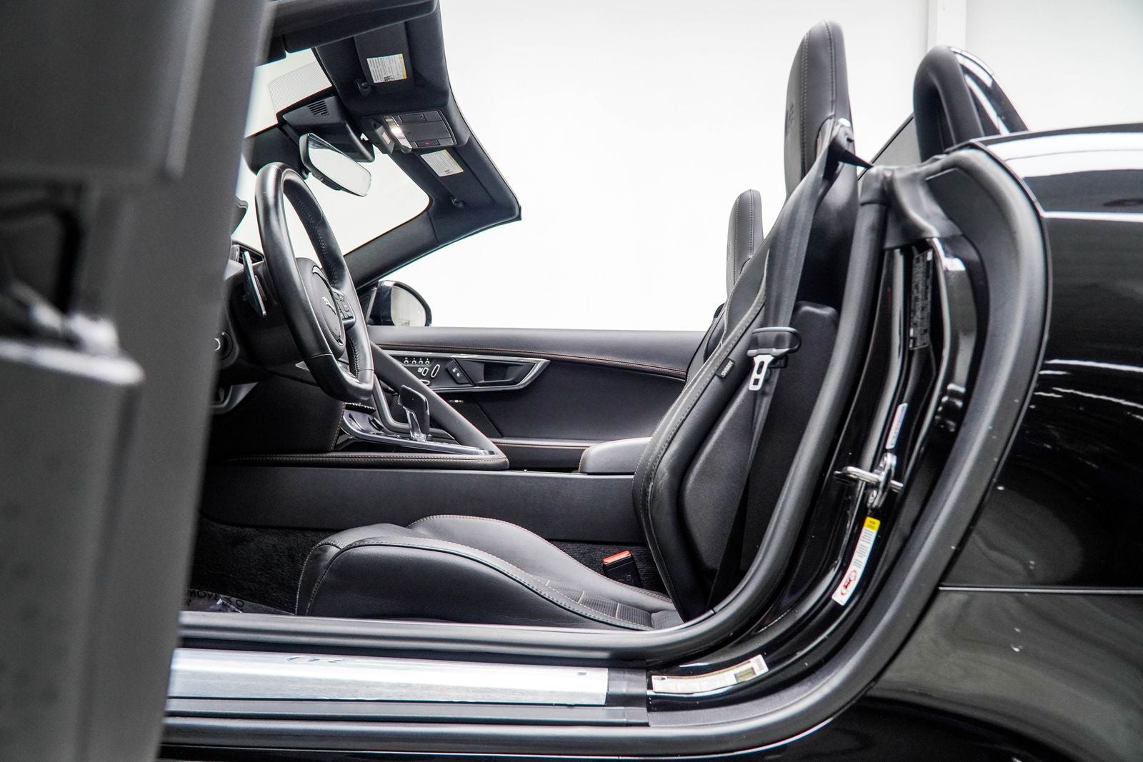 2019 Jaguar F-TYPE R