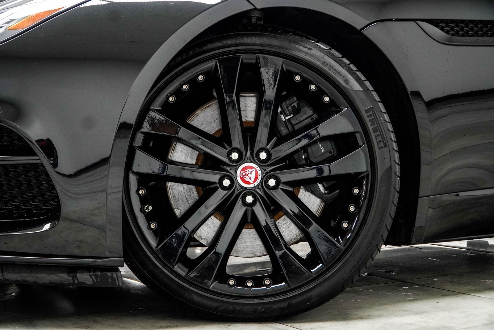 2019 Jaguar F-TYPE R