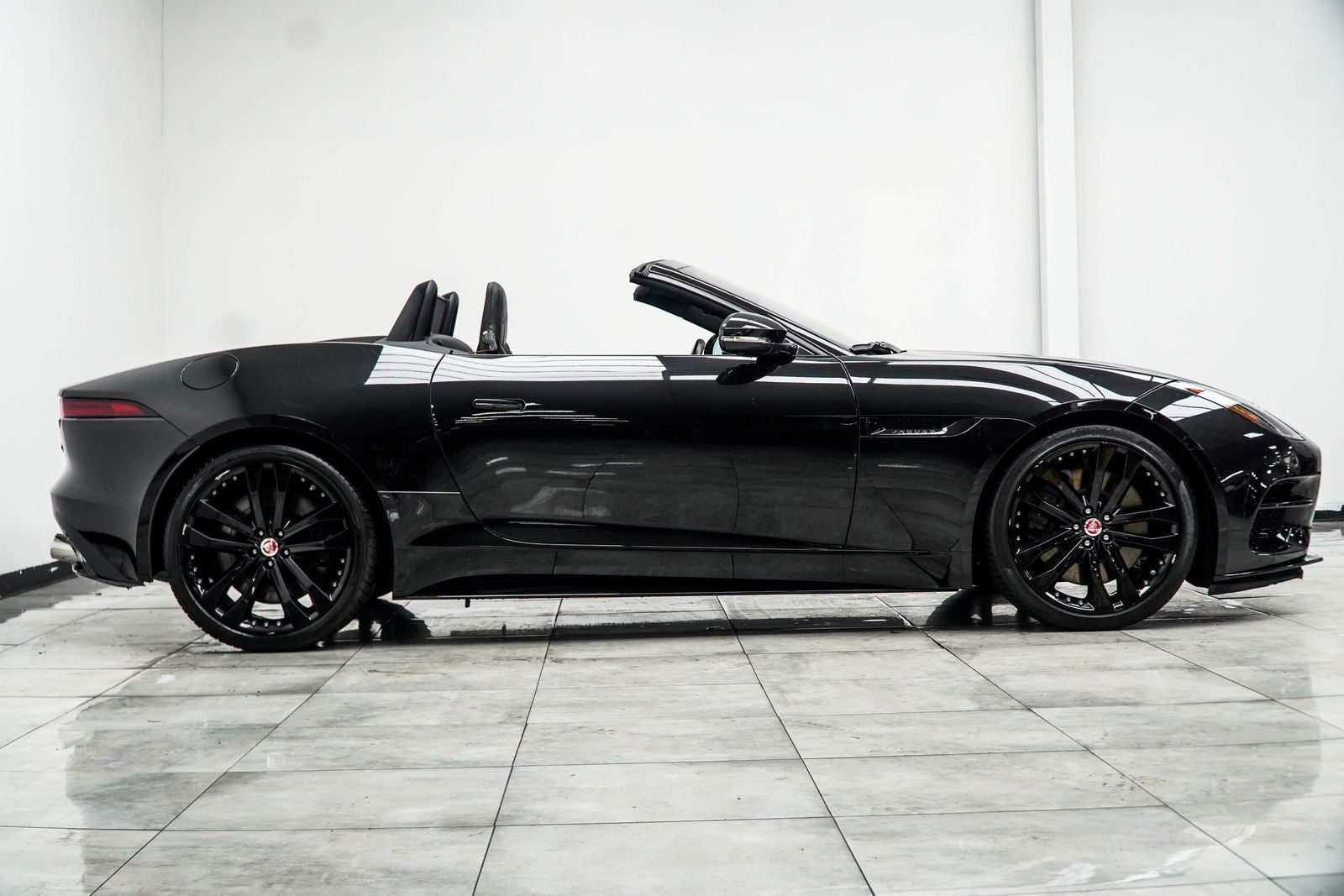 2019 Jaguar F-TYPE R