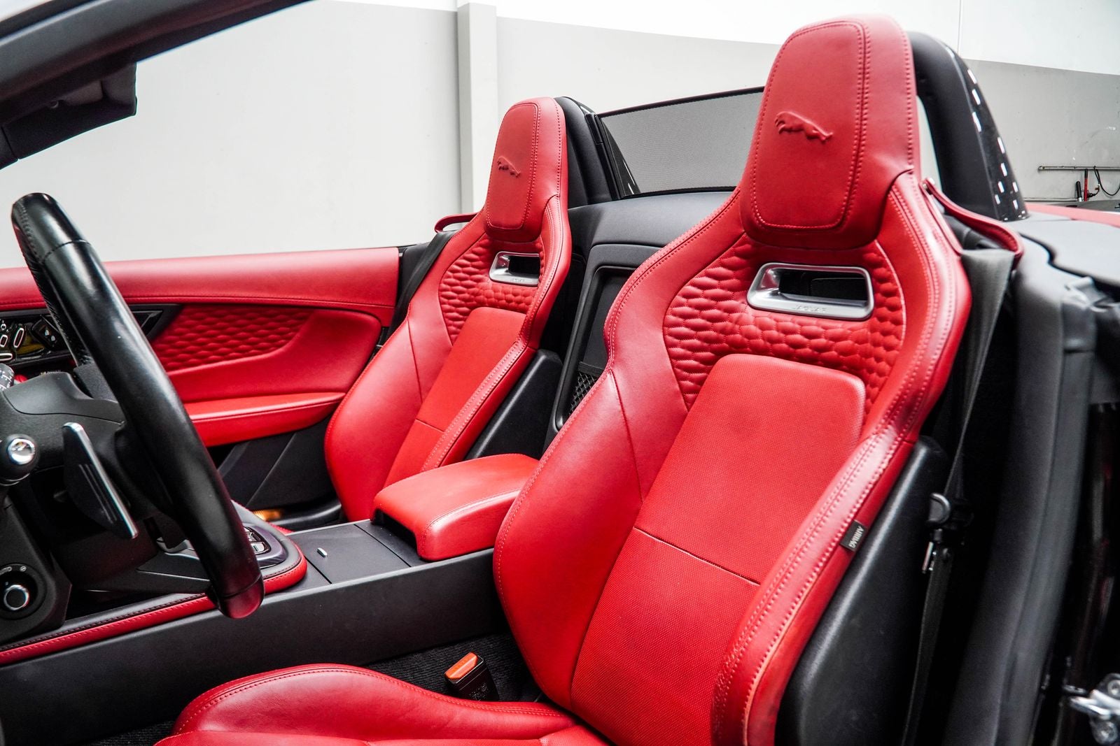 2023 Jaguar F-TYPE P450