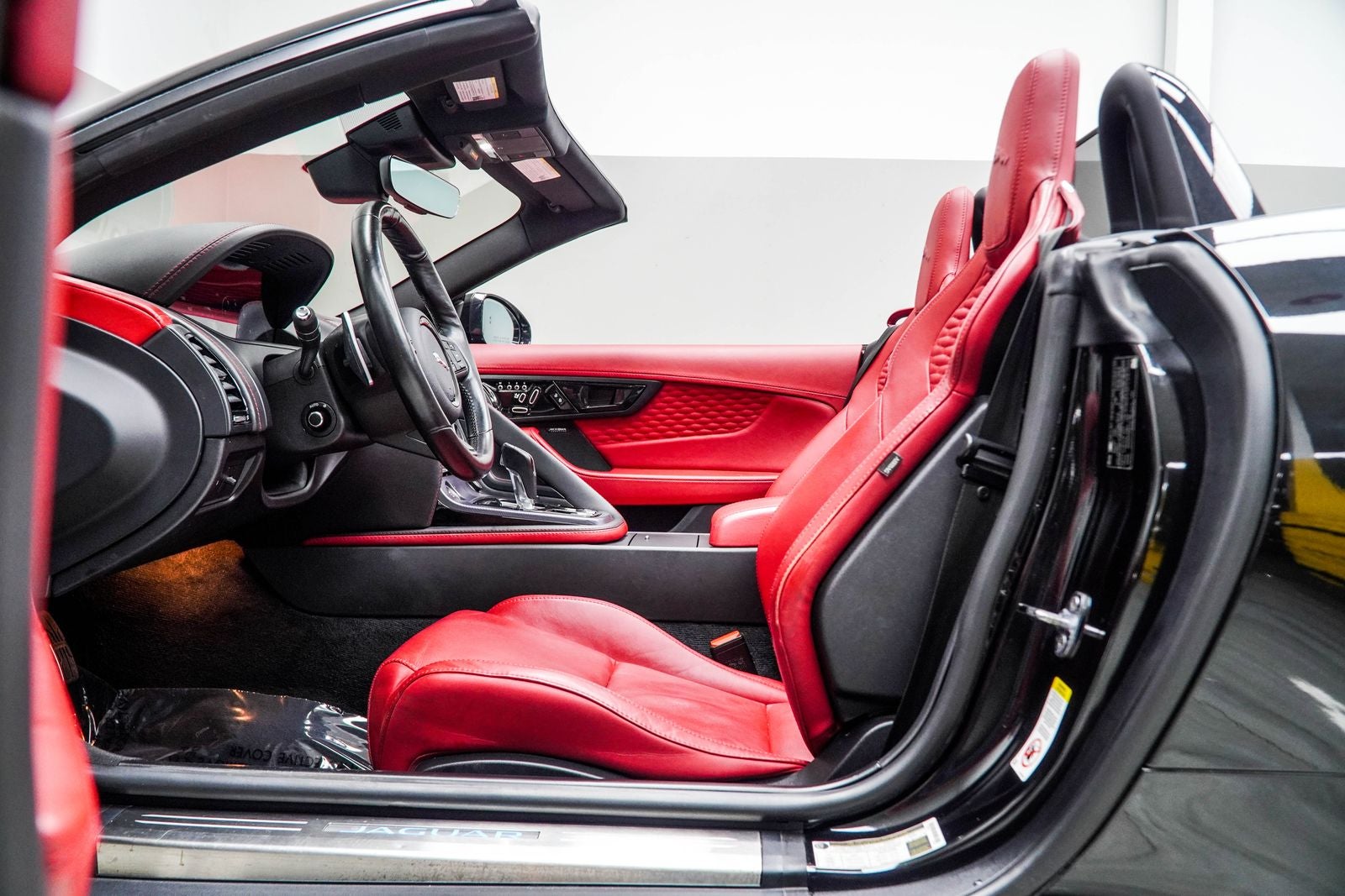 2023 Jaguar F-TYPE P450