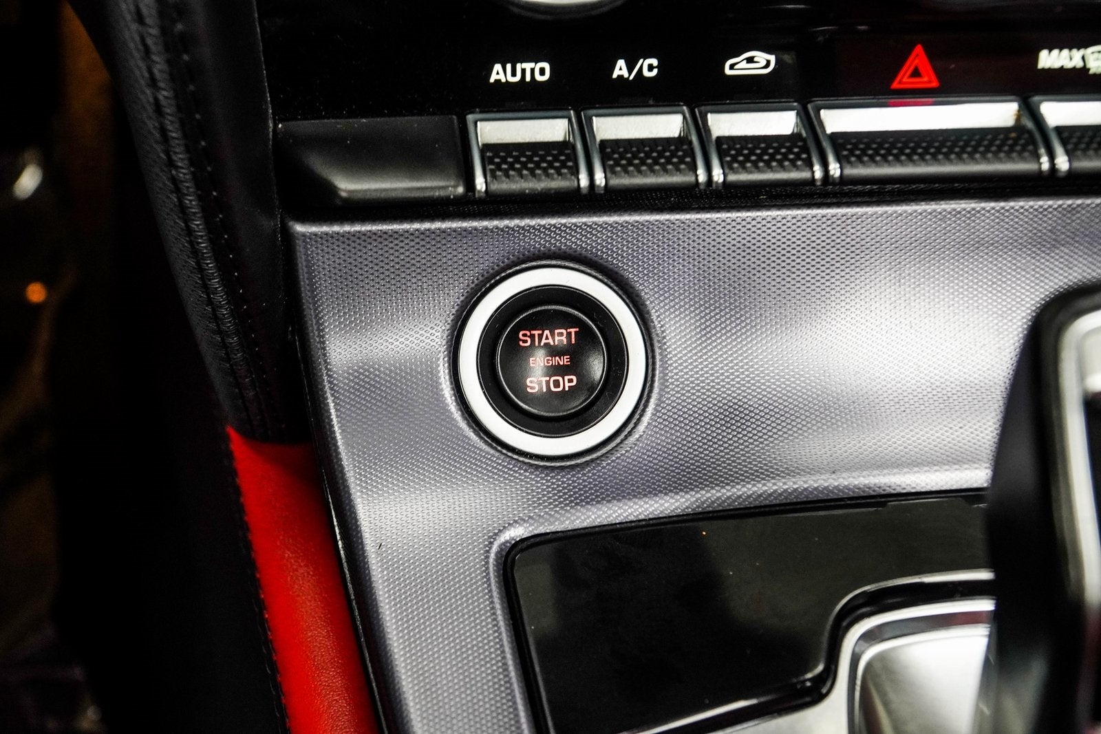 2019 Jaguar F-TYPE P300