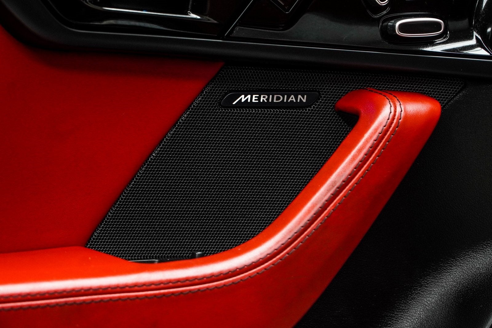 2019 Jaguar F-TYPE P300