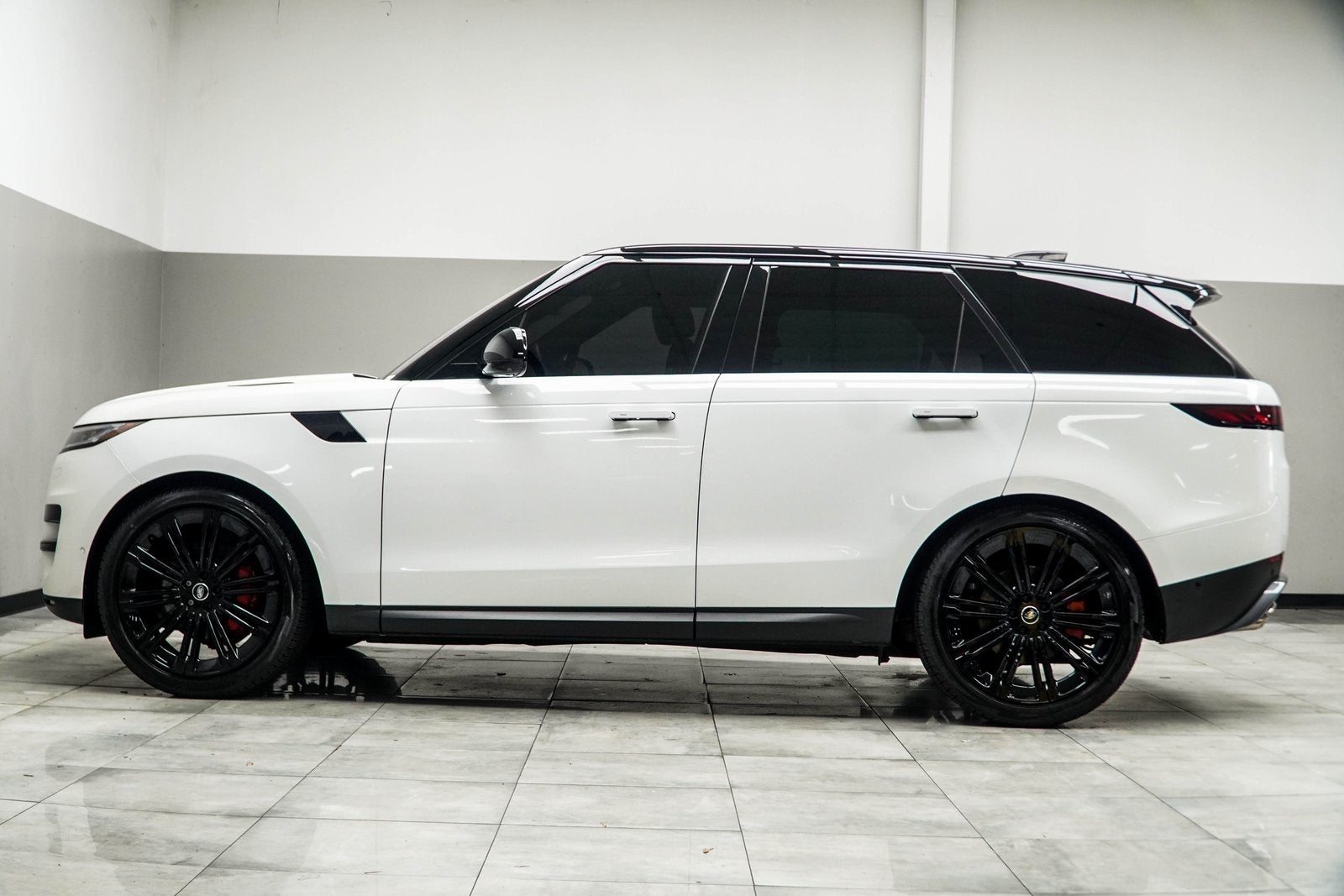 2023 Land Rover Range Rover Sport SE