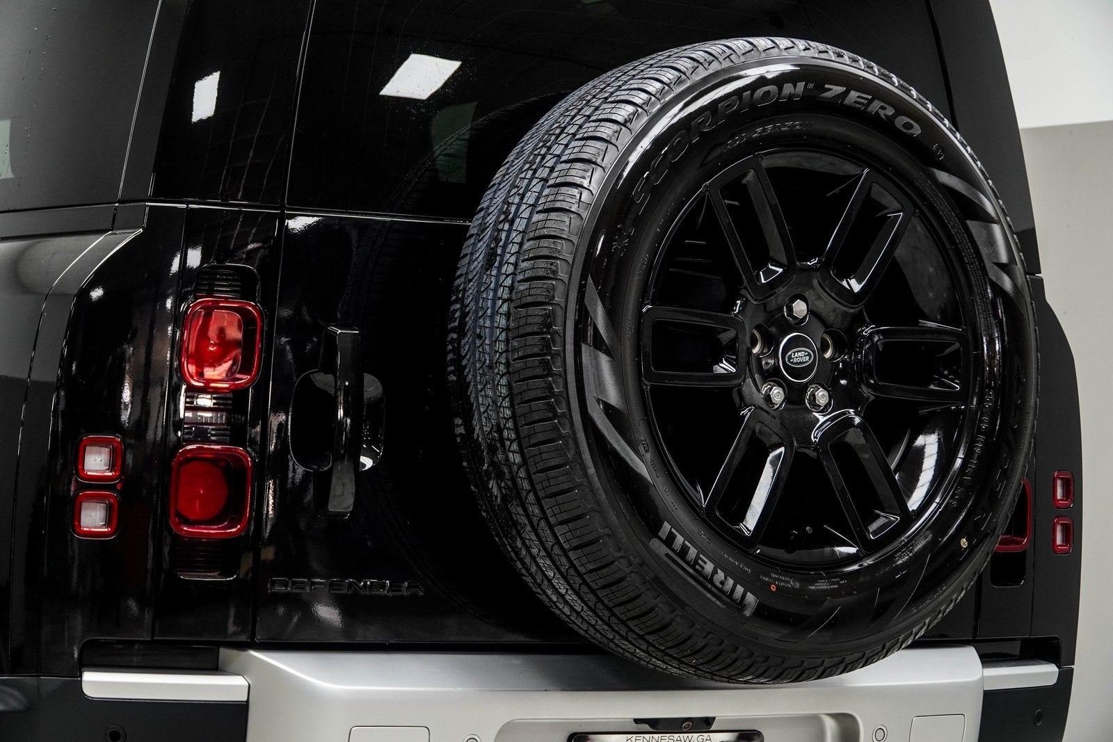 2025 Land Rover Defender 110 S