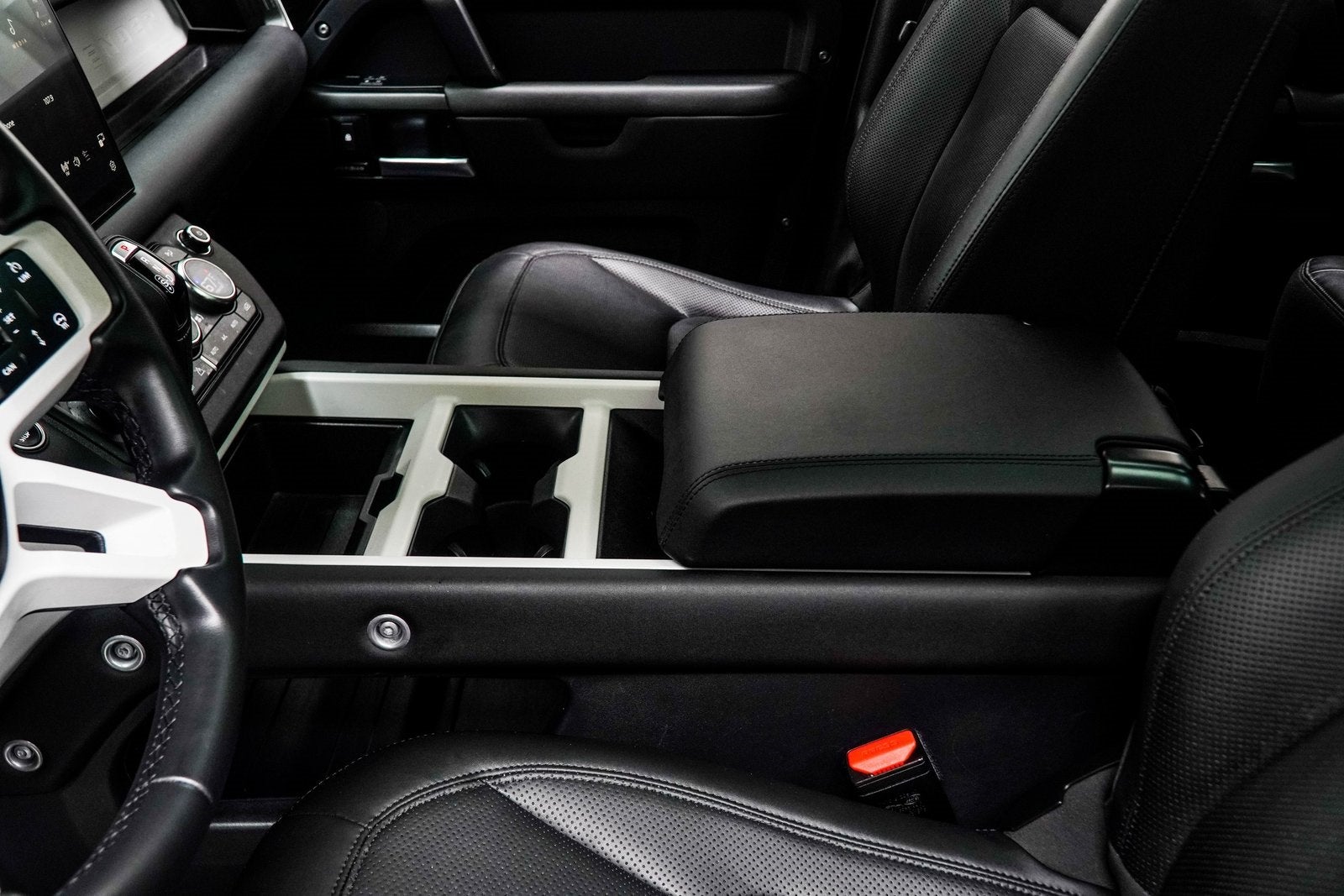 2025 Land Rover Defender 110 S