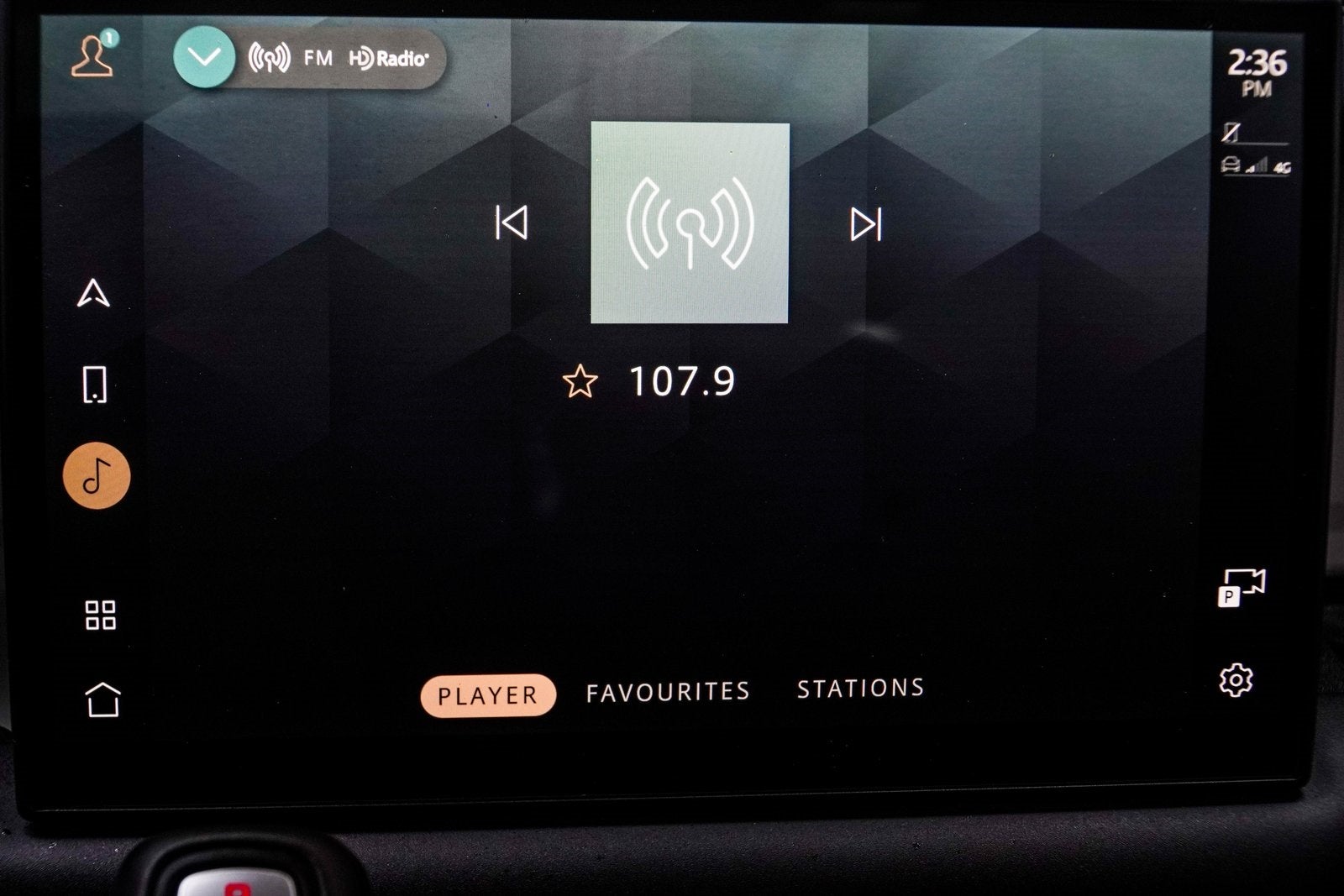 2025 Land Rover Defender 110 S