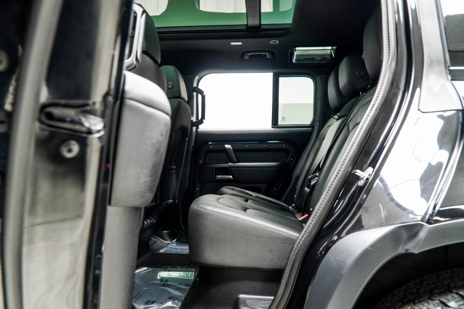 2025 Land Rover Defender 110 S