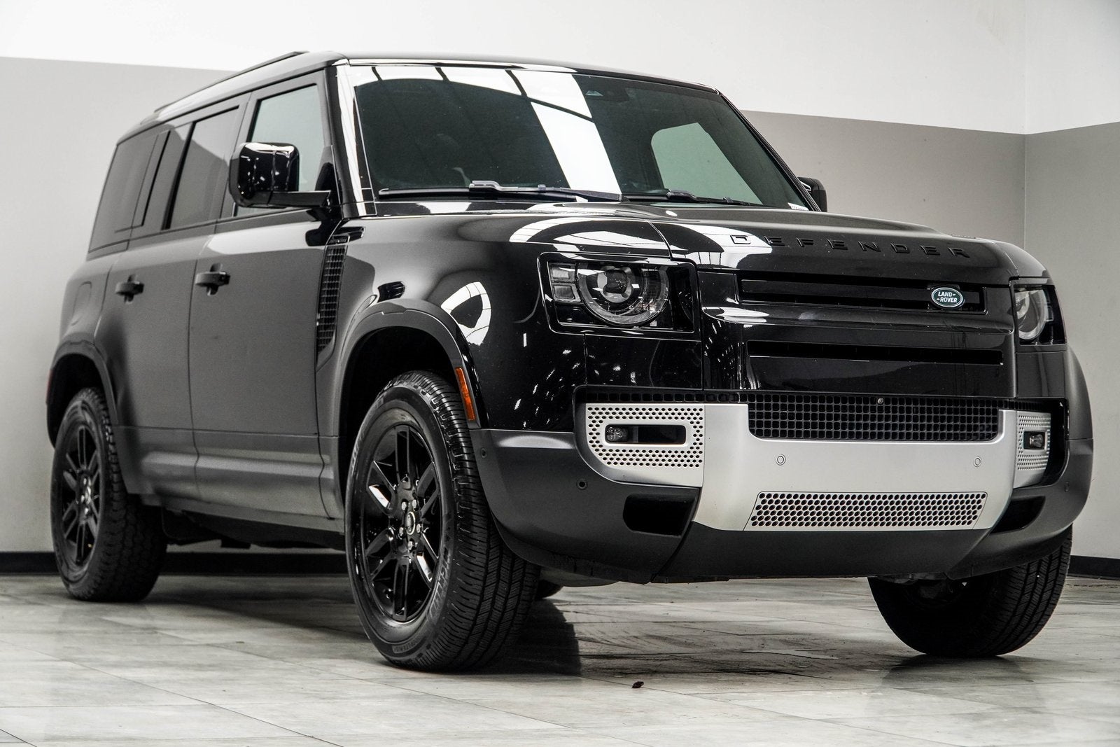 2025 Land Rover Defender 110 S