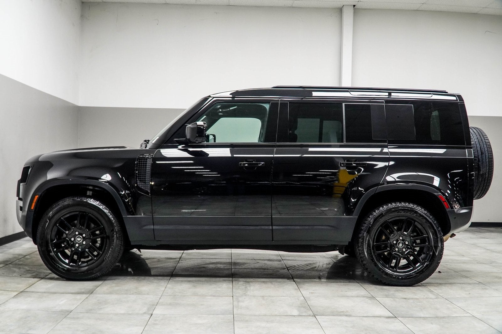 2025 Land Rover Defender 110 S