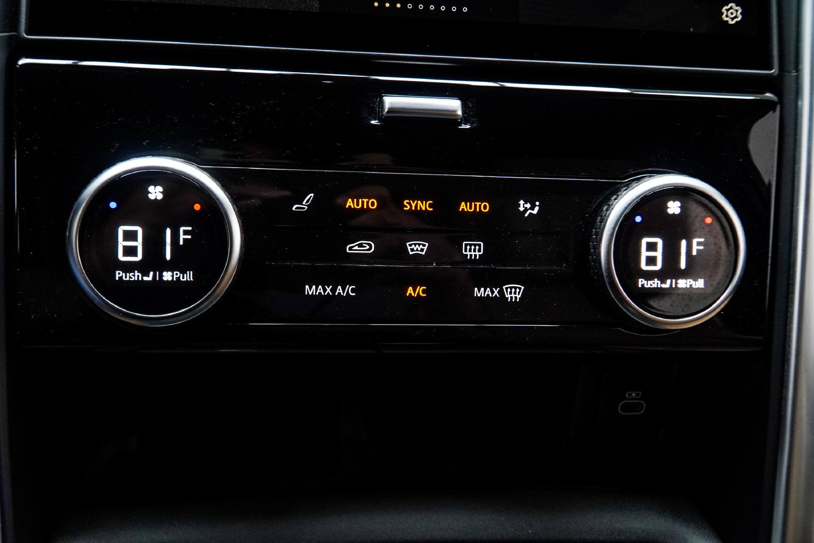 2024 Land Rover Discovery Dynamic SE