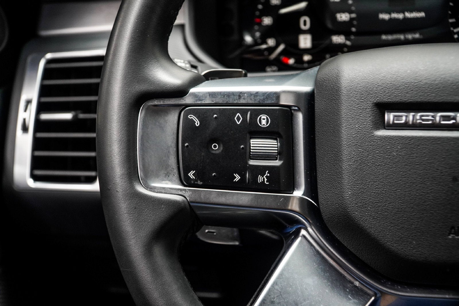 2024 Land Rover Discovery Dynamic SE