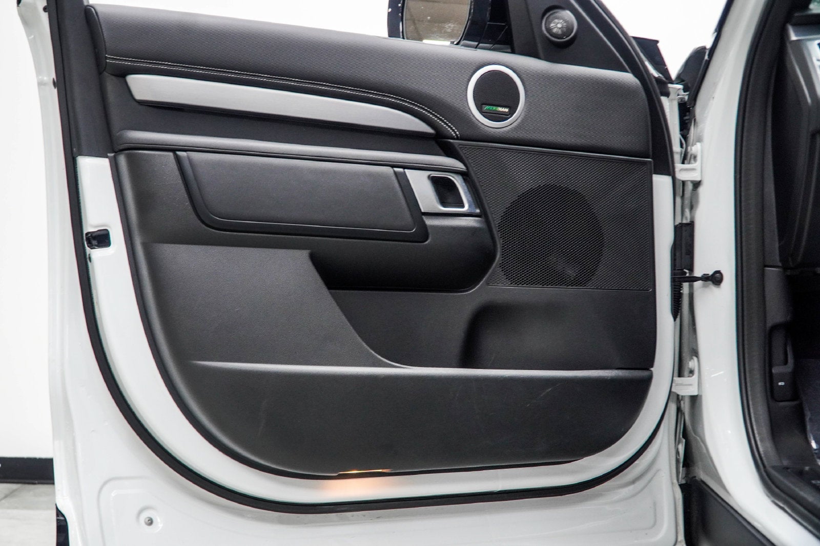 2024 Land Rover Discovery Dynamic SE