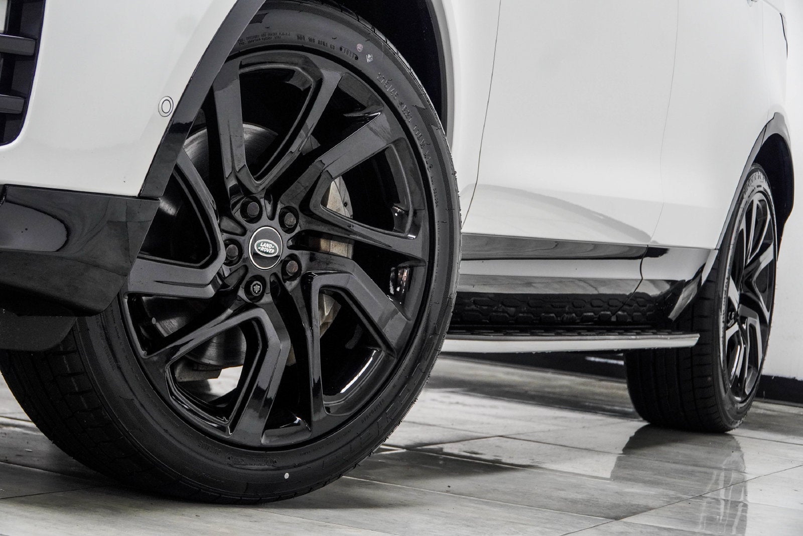 2024 Land Rover Discovery Dynamic SE