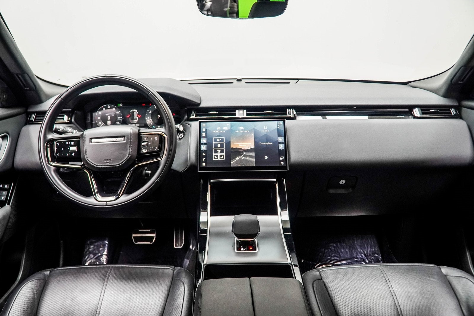 2025 Land Rover Range Rover Velar Dynamic SE