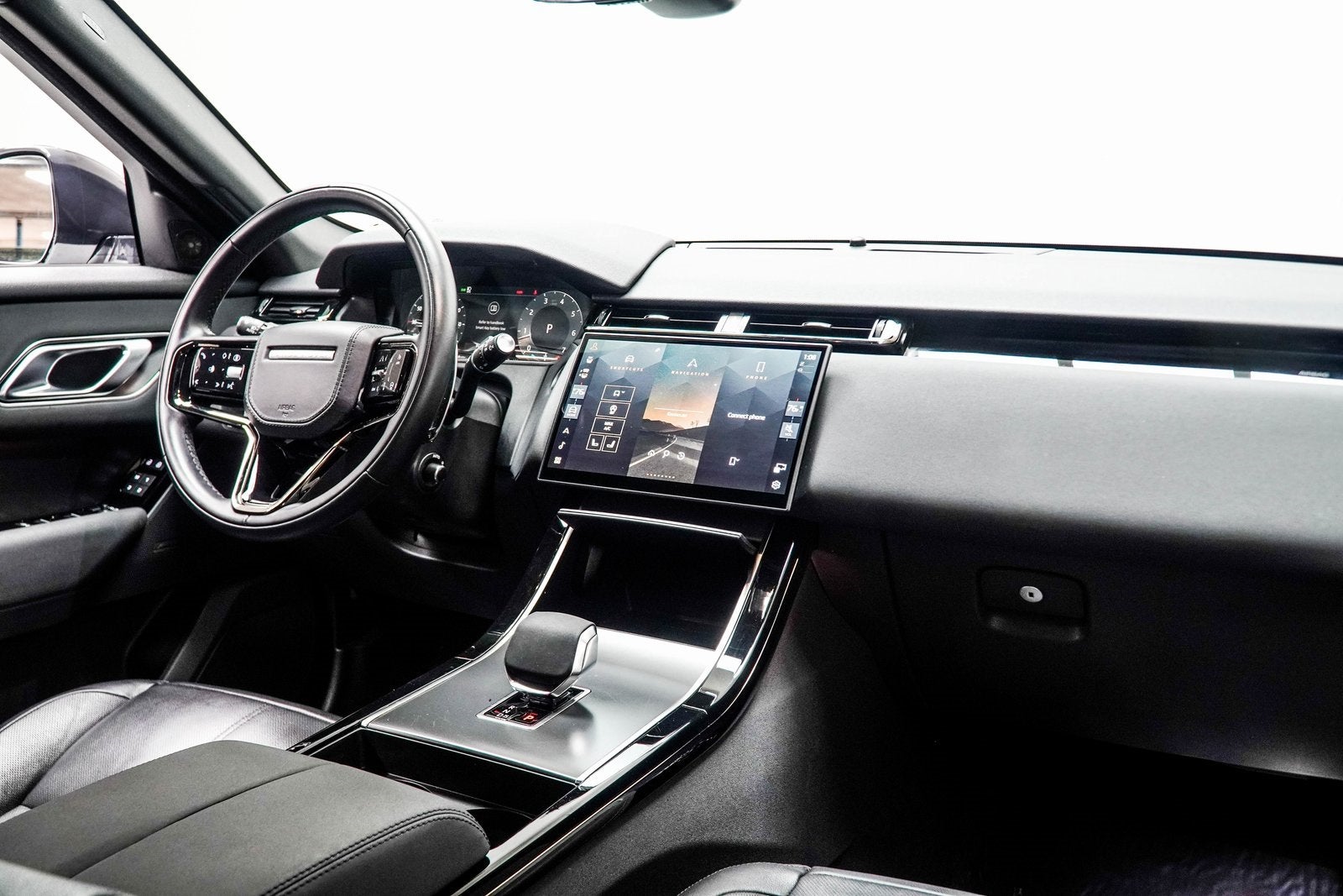 2025 Land Rover Range Rover Velar Dynamic SE