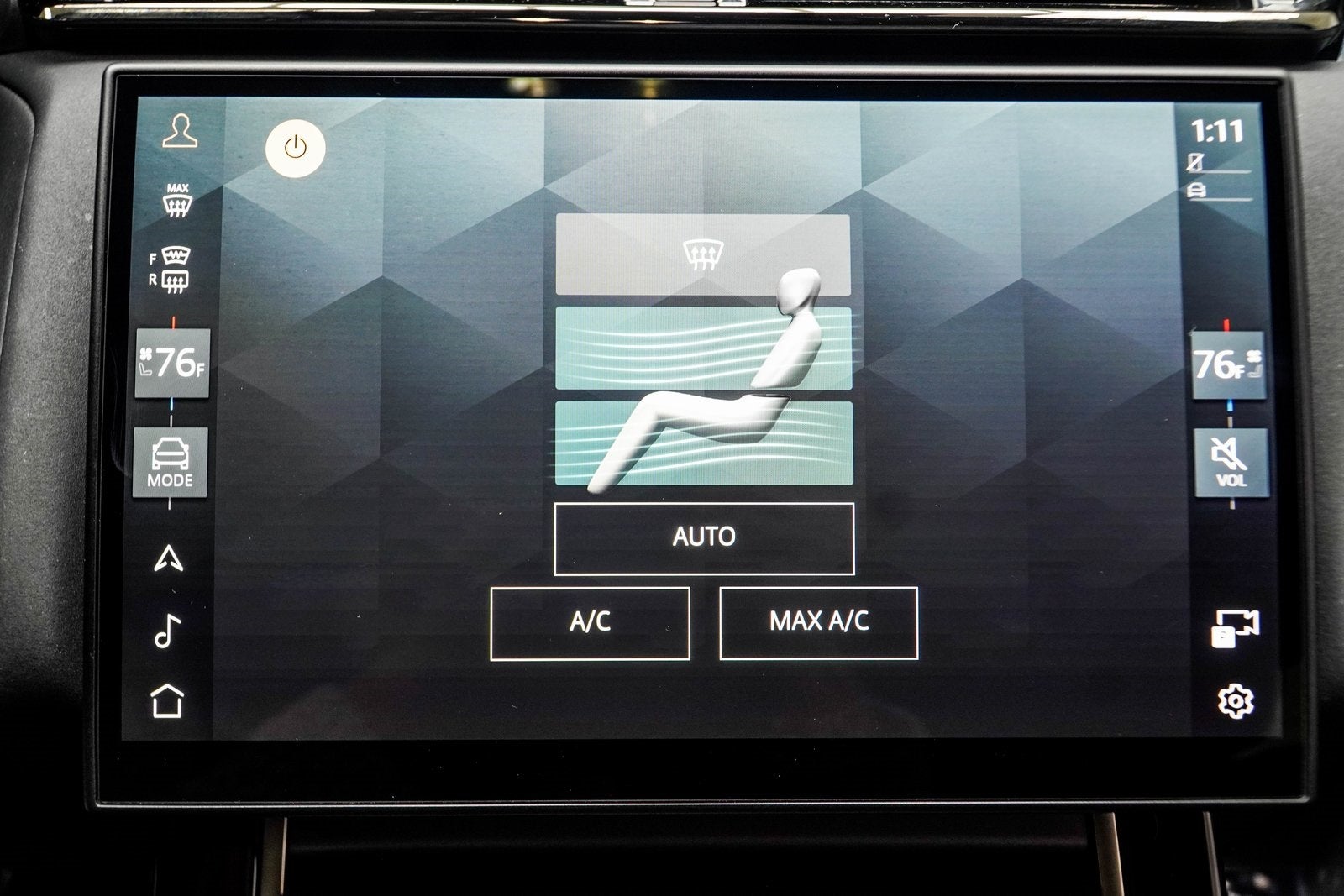 2025 Land Rover Range Rover Velar Dynamic SE