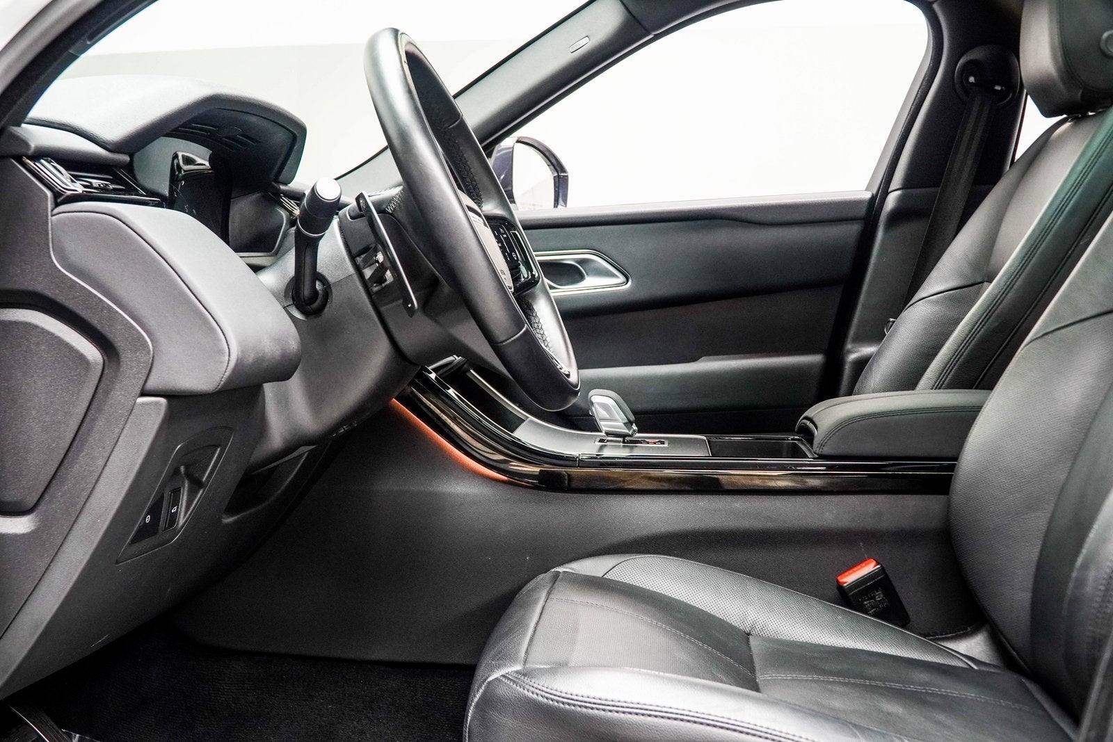 2025 Land Rover Range Rover Velar Dynamic SE