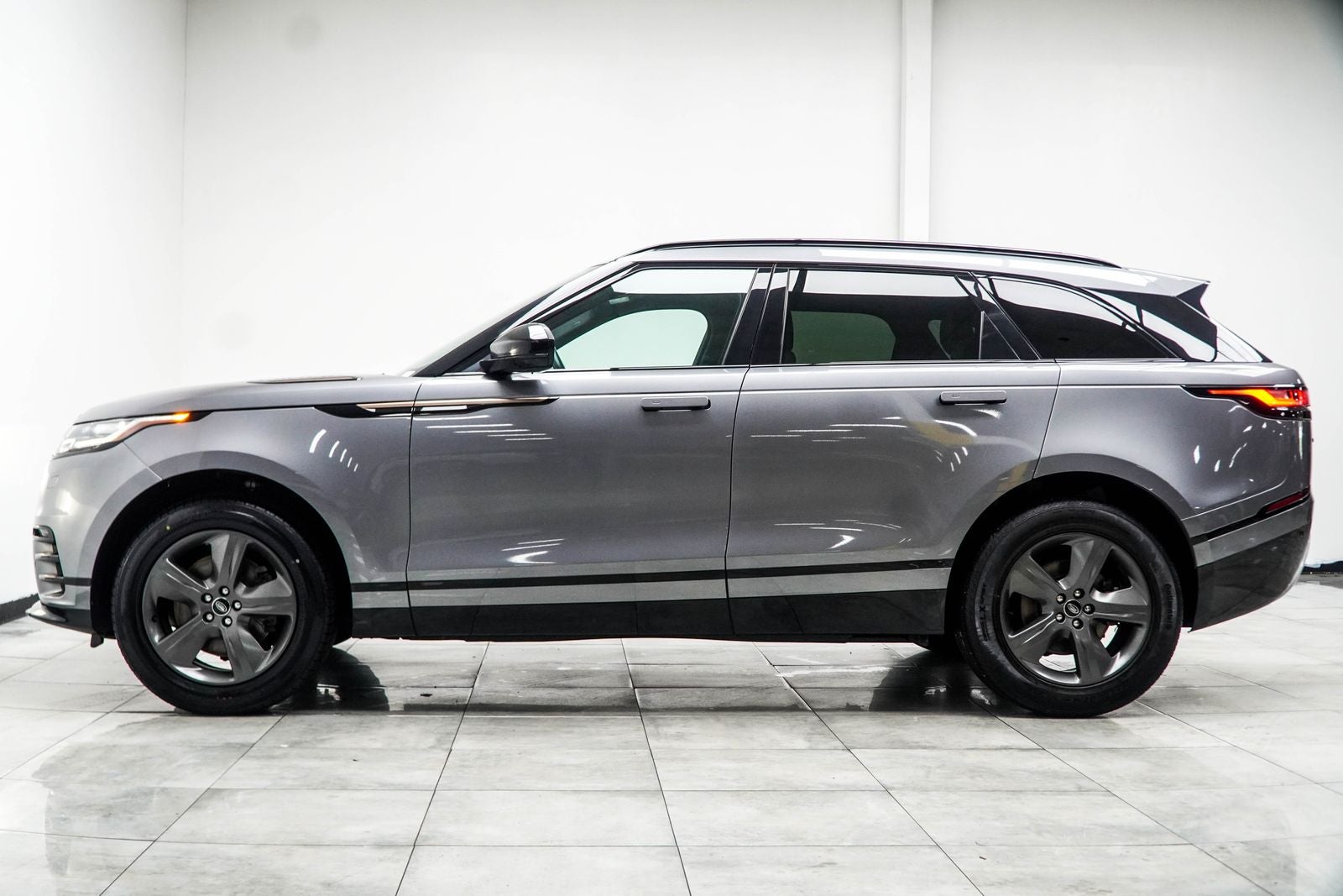 2022 Land Rover Range Rover Velar P250 R-Dynamic S