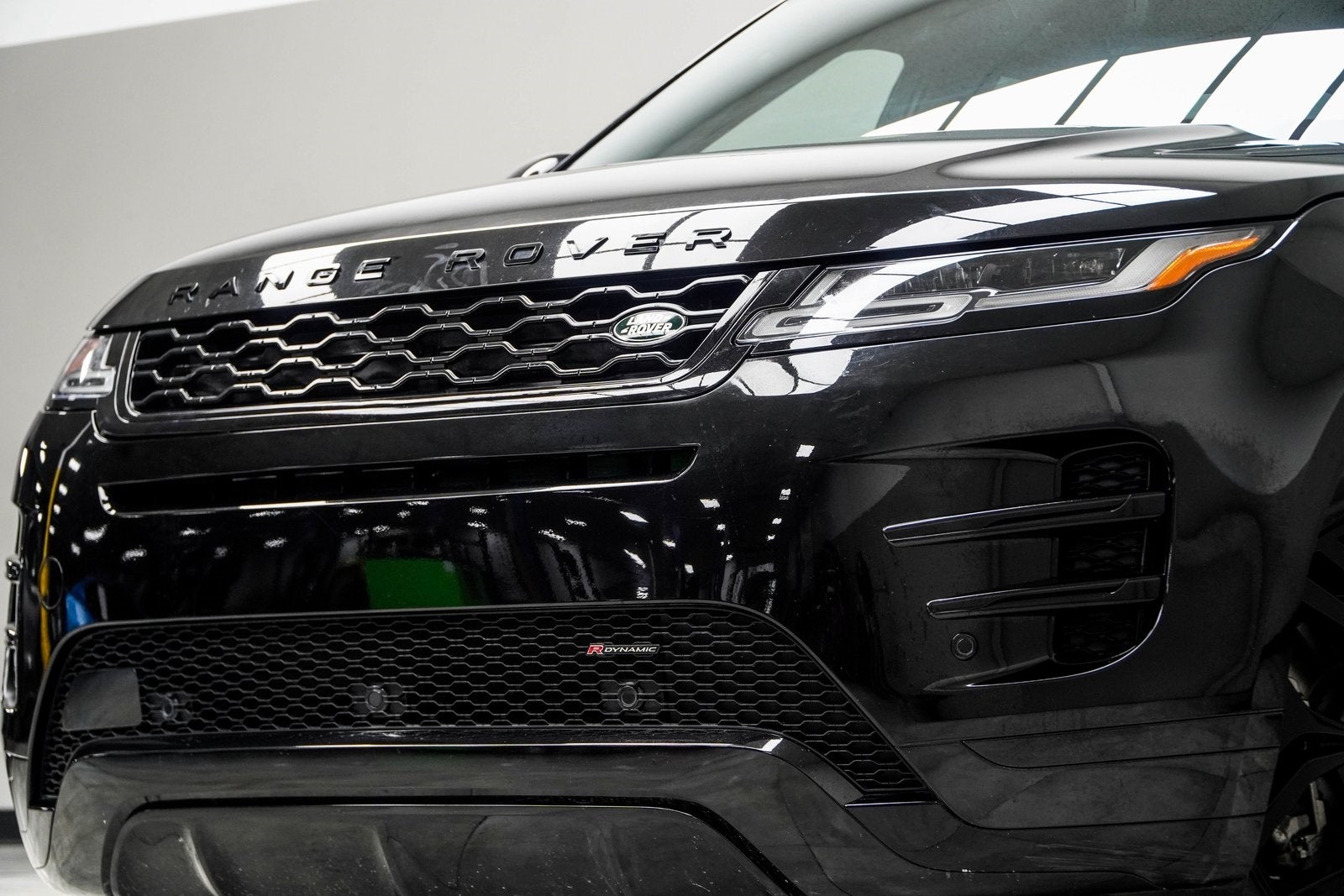 2022 Land Rover Range Rover Evoque R-Dynamic SE
