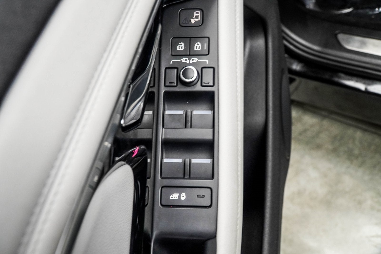 2022 Land Rover Range Rover Evoque R-Dynamic SE