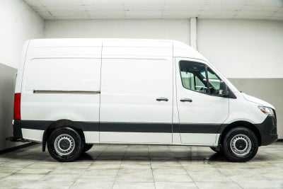 2022 Mercedes-Benz Sprinter 2500 Cargo 144 WB