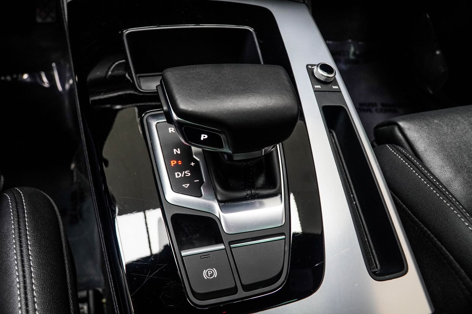 2025 Audi Q5 45 S line Premium quattro