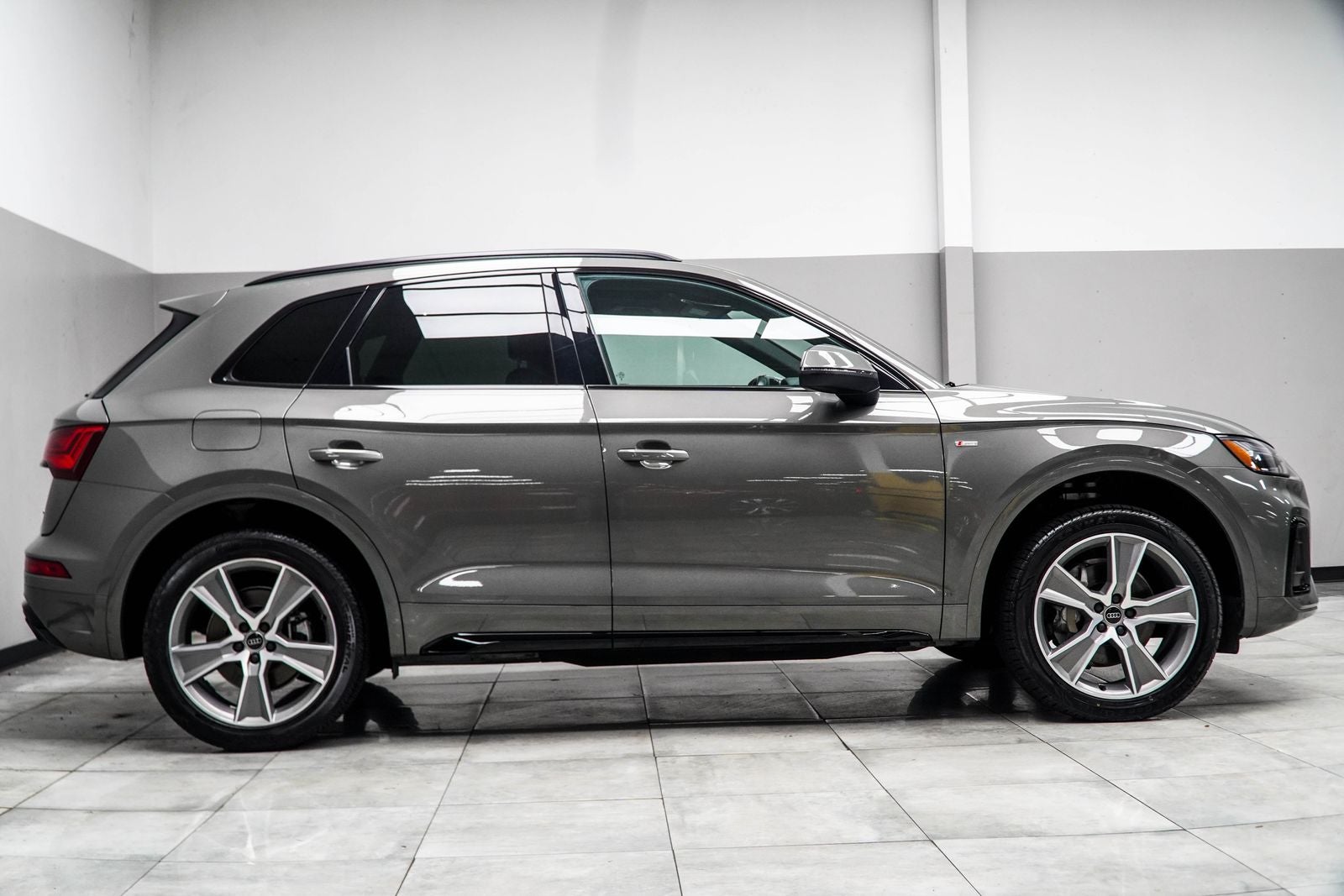 2025 Audi Q5 45 S line Premium quattro