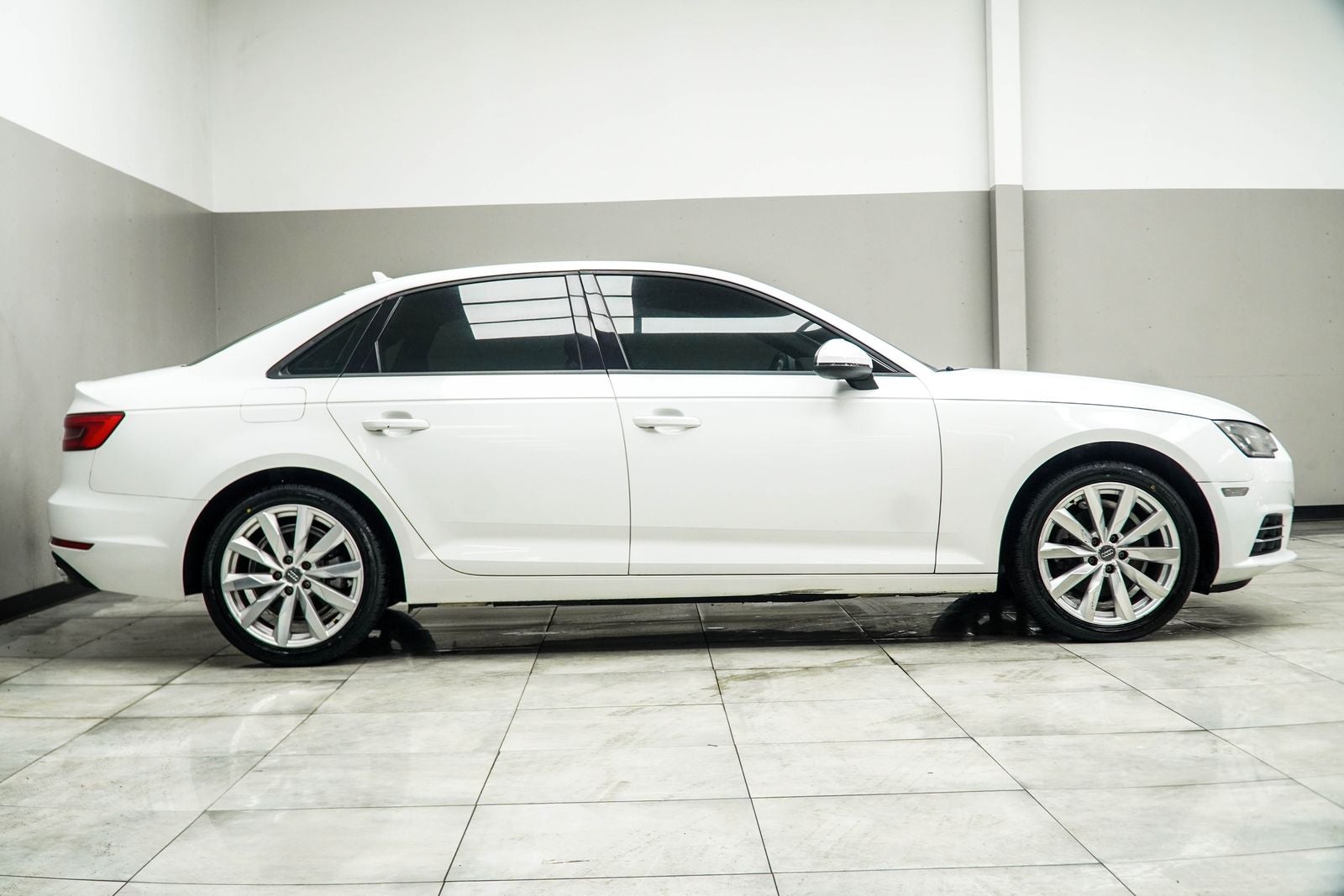 2017 Audi A4 2.0T ultra Premium