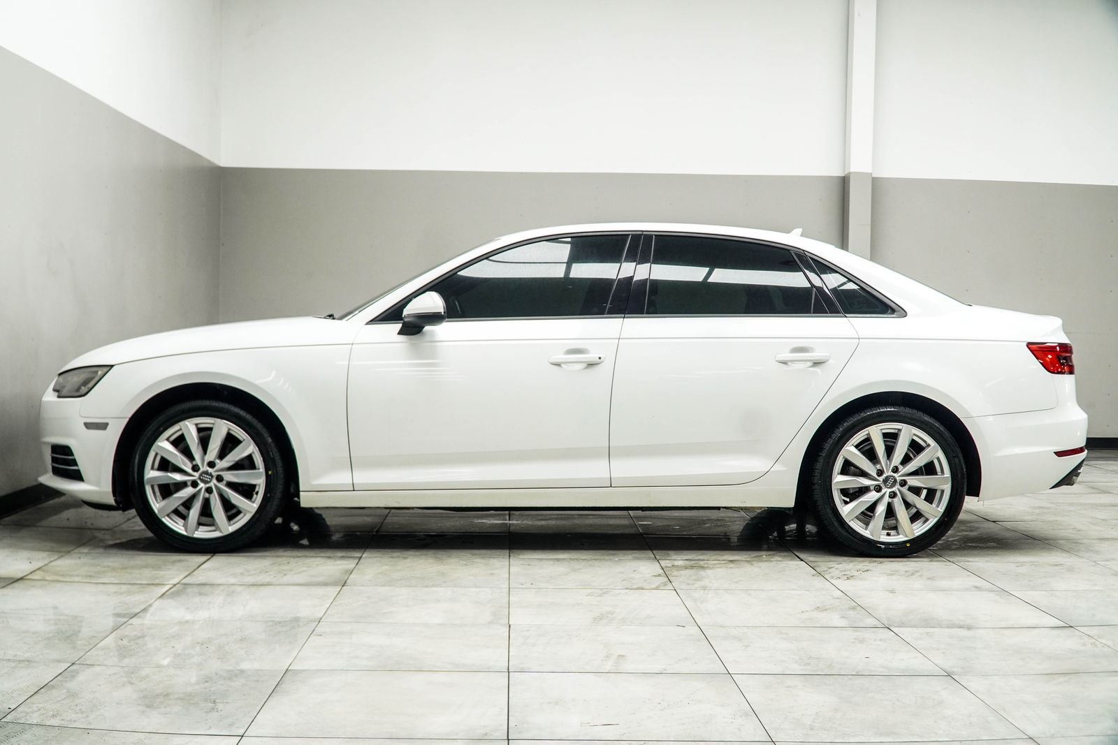 2017 Audi A4 2.0T ultra Premium