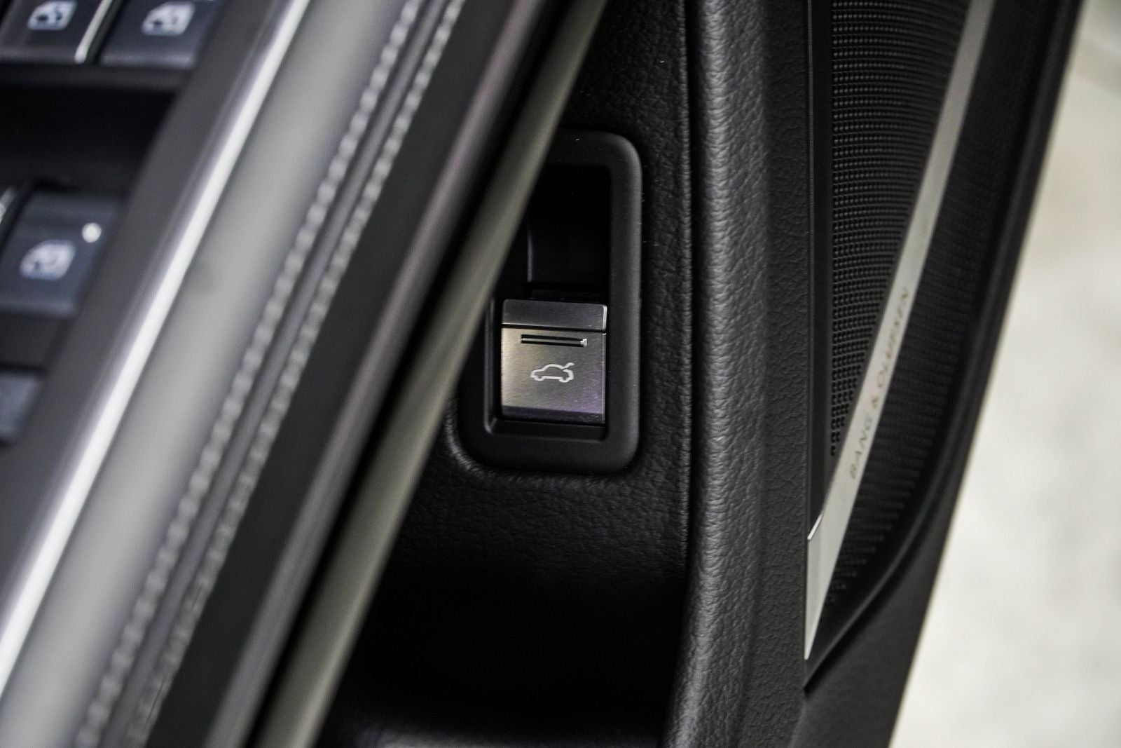 2024 Audi S8 4.0T quattro