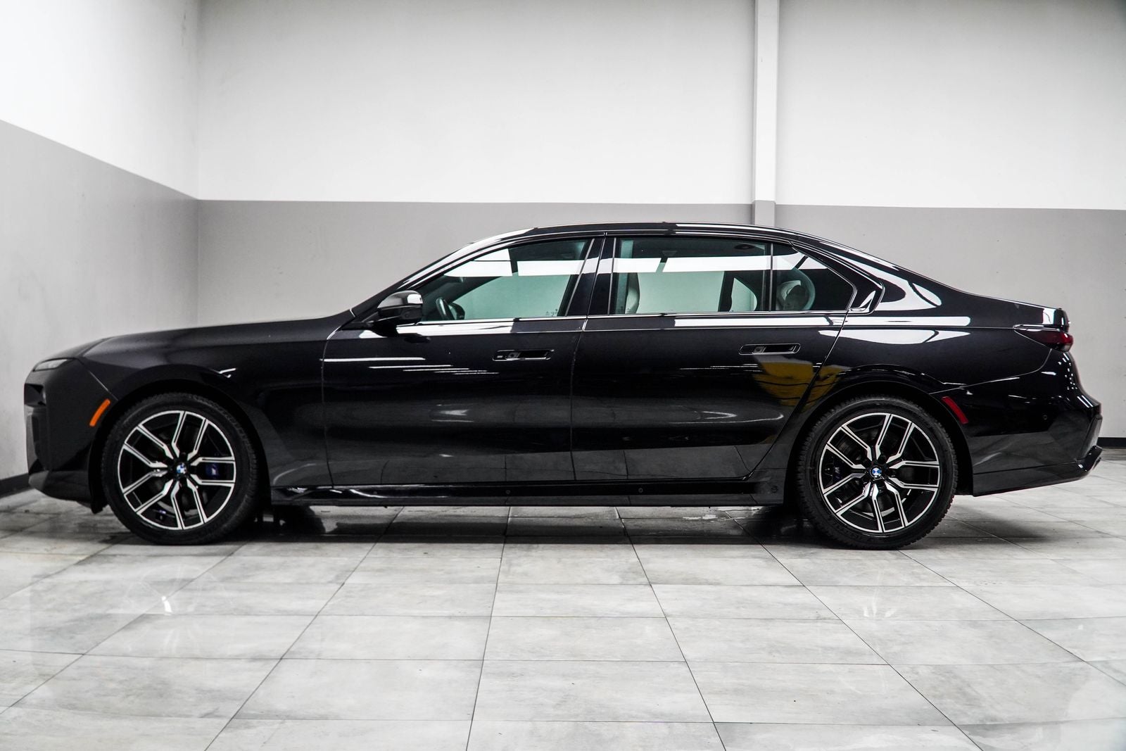 2023 BMW 7 Series 760i xDrive