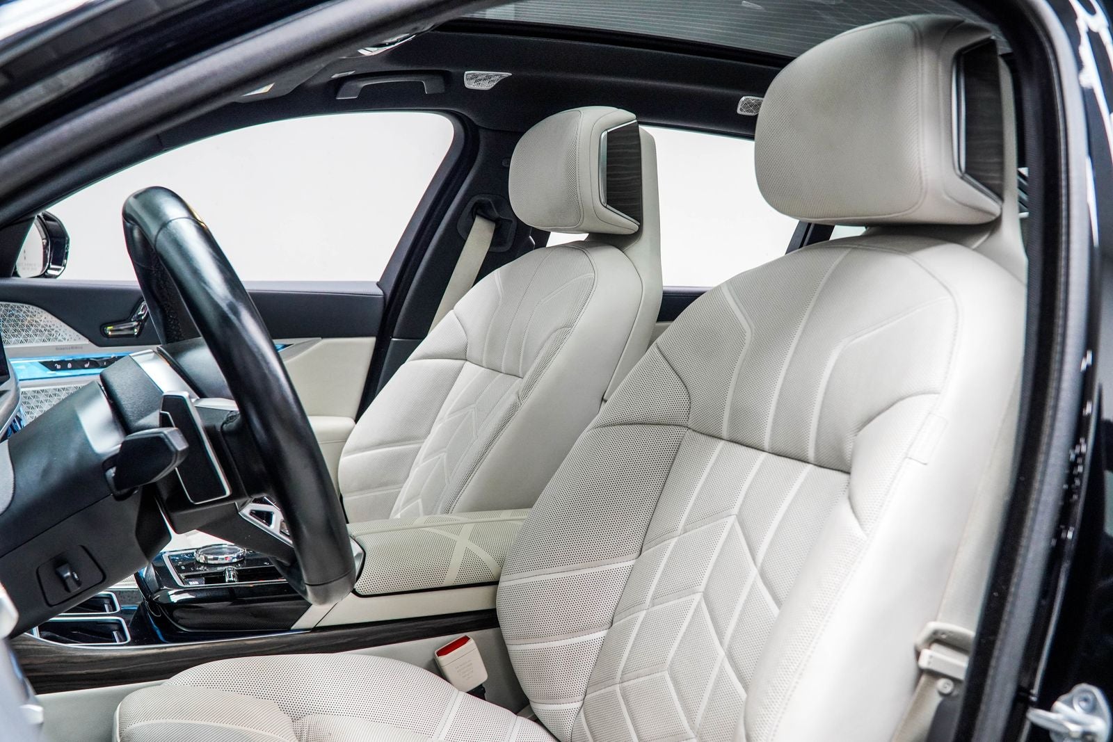 2023 BMW 7 Series 760i xDrive