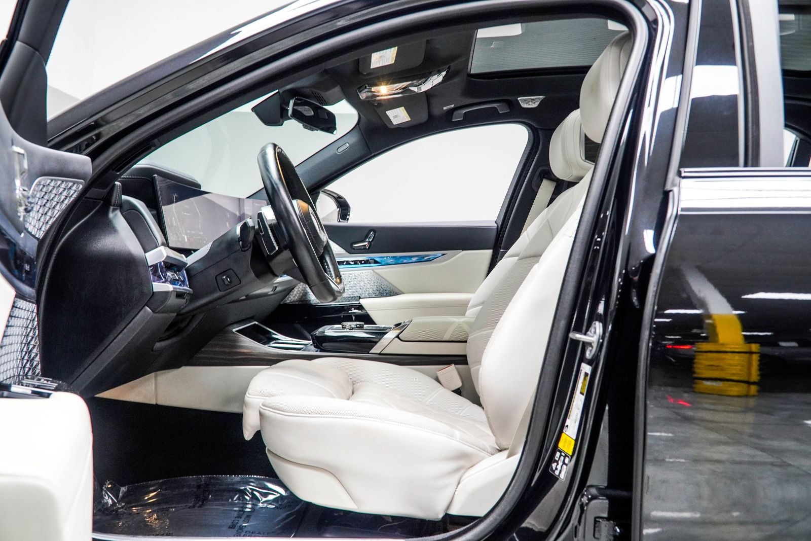 2023 BMW 7 Series 760i xDrive