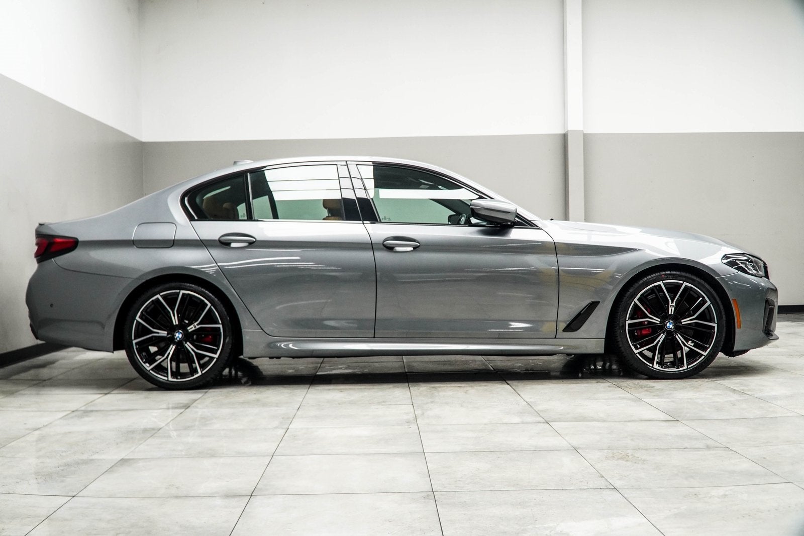 2023 BMW 5 Series 530i