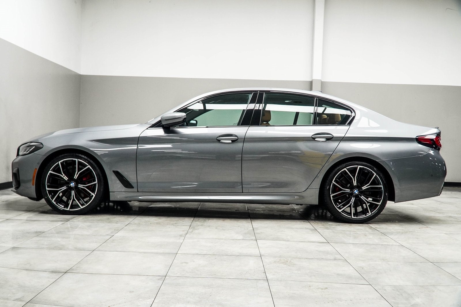 2023 BMW 5 Series 530i