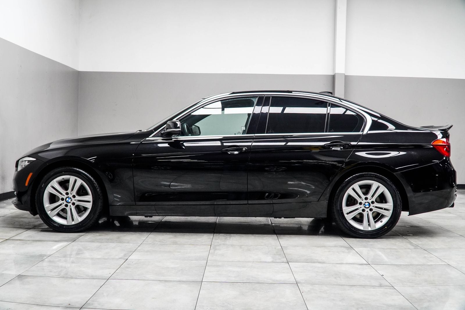 2018 BMW 3 Series 330i xDrive