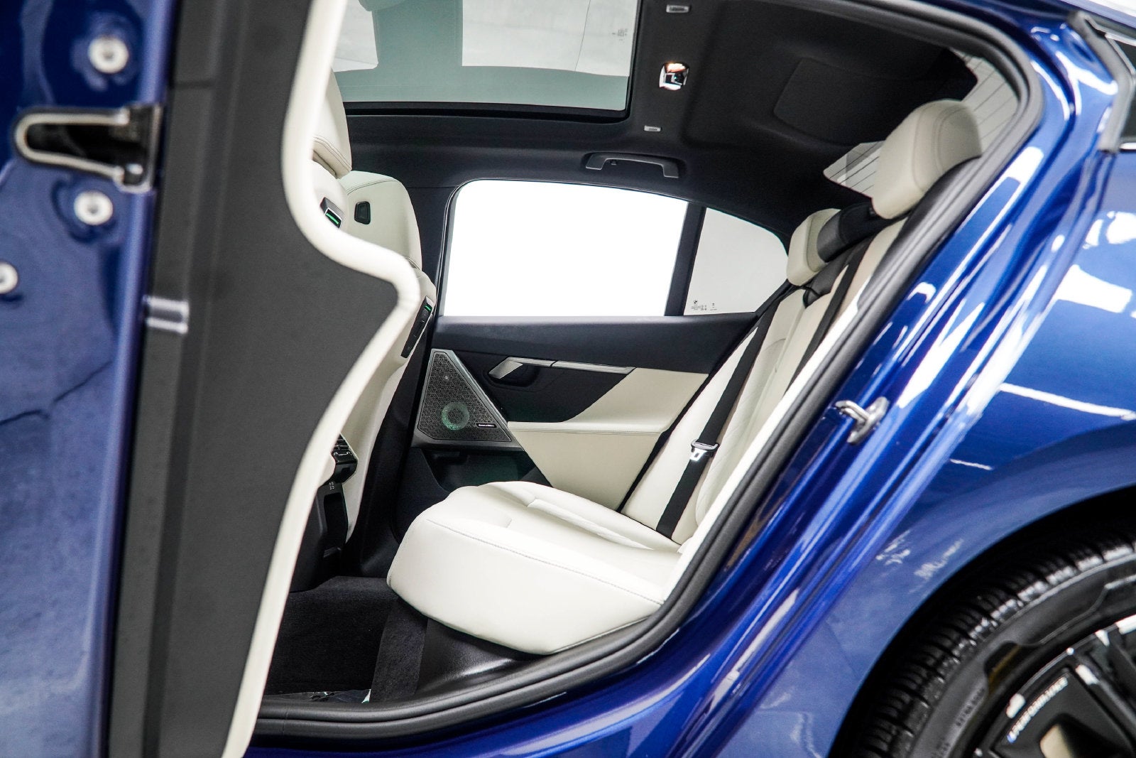 2024 BMW i5 M60