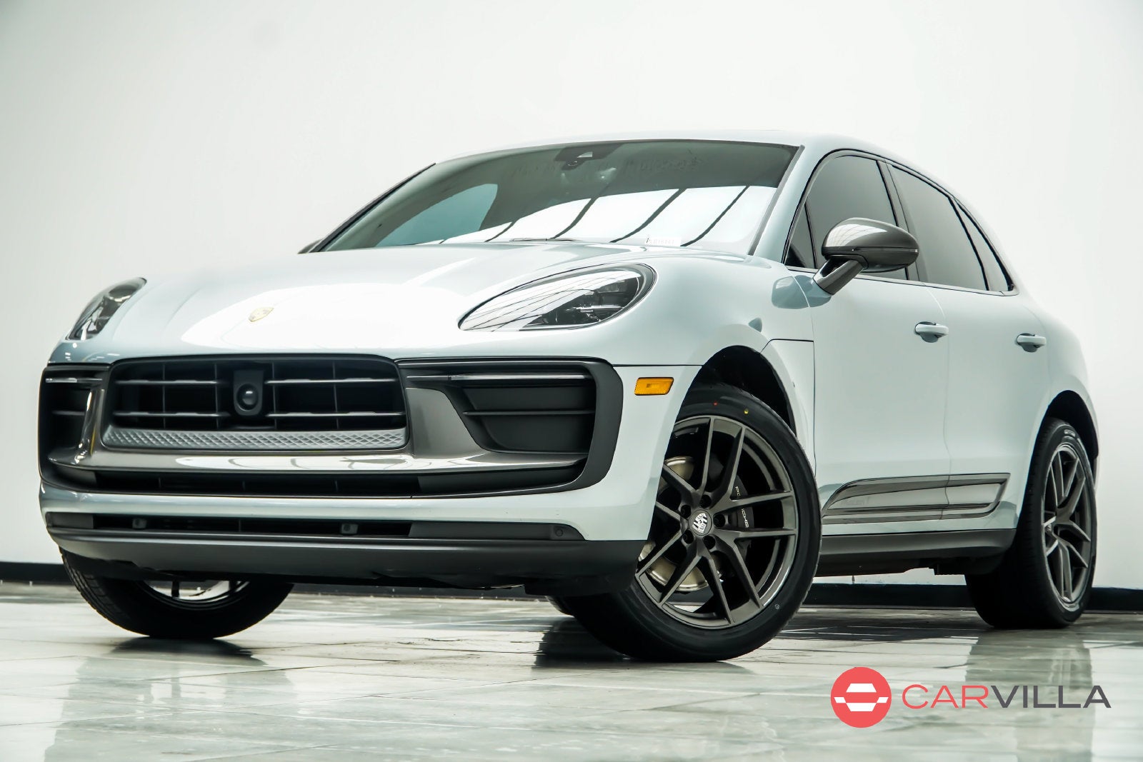 2023 Porsche Macan T
