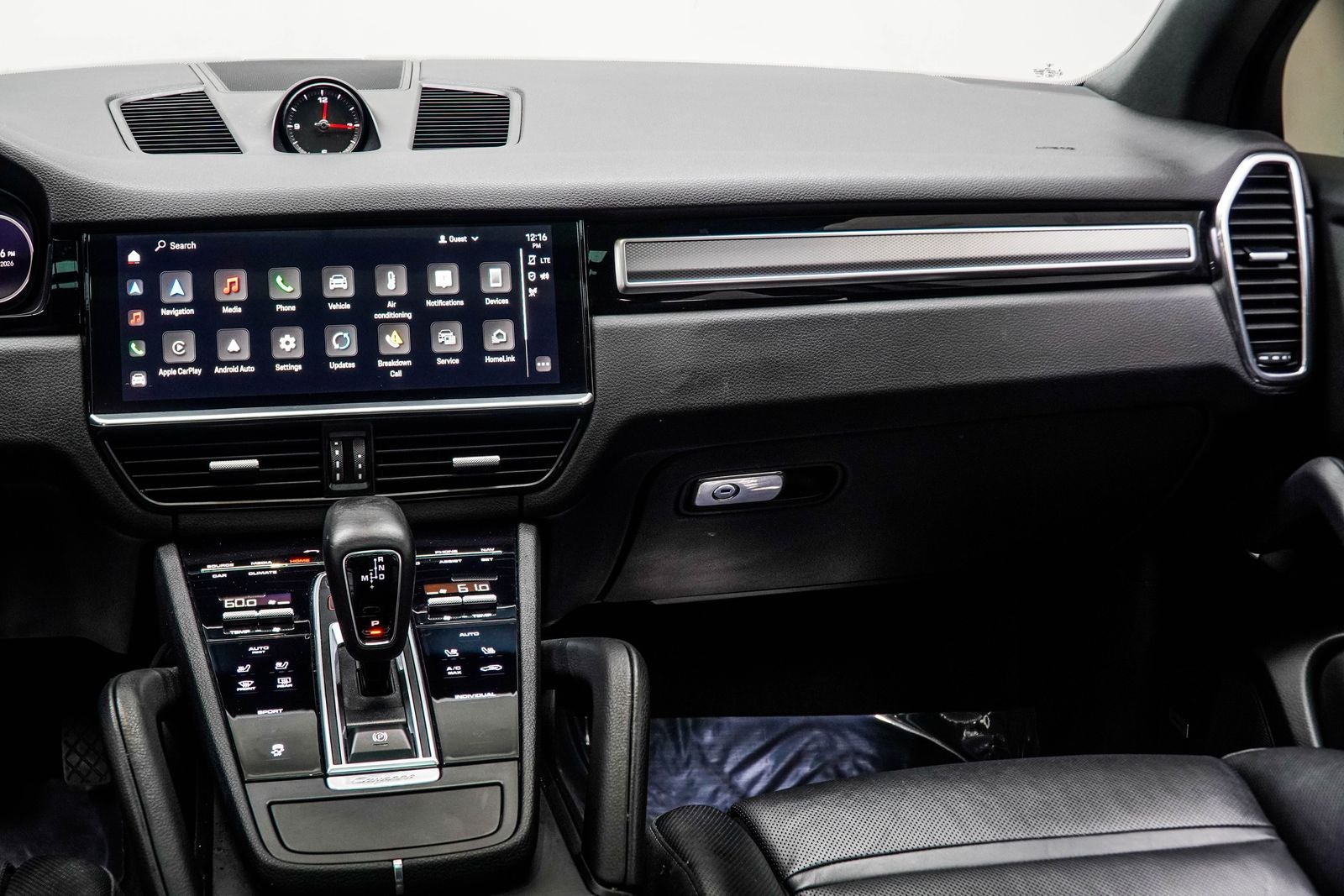 2023 Porsche Cayenne Platinum Edition