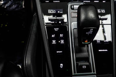 2023 Porsche Cayenne Platinum Edition