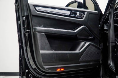 2023 Porsche Cayenne Platinum Edition