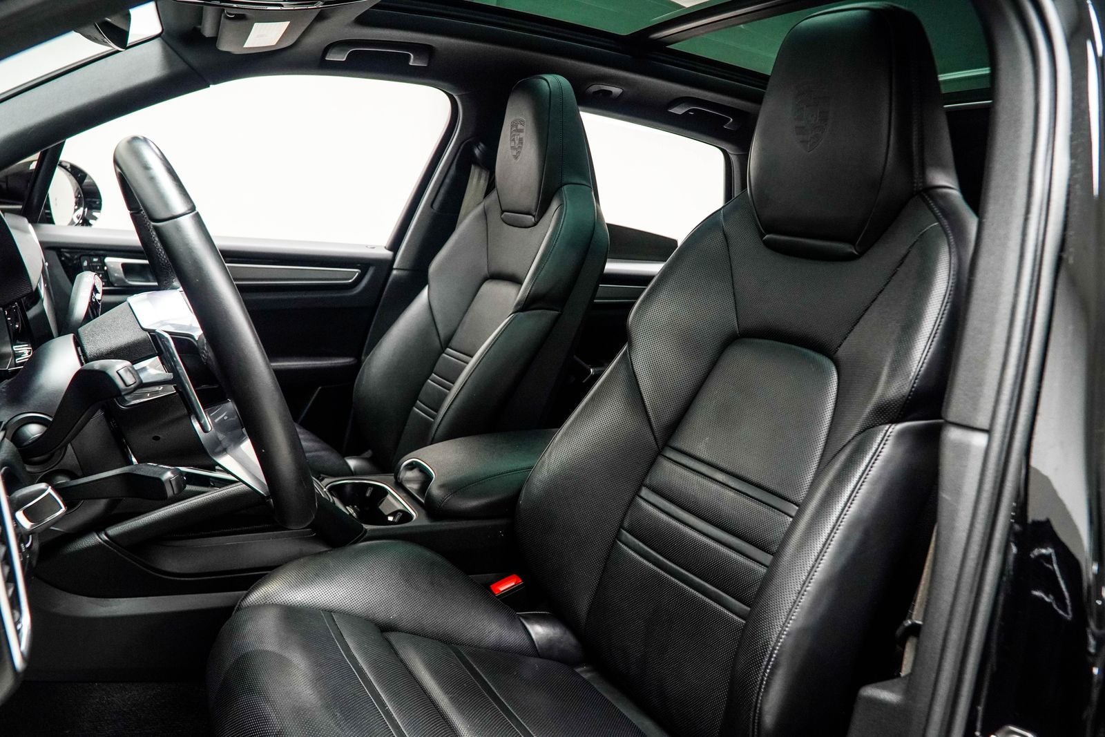 2023 Porsche Cayenne Platinum Edition