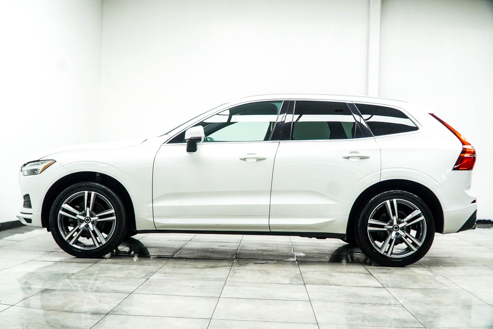2020 Volvo XC60 T5 Momentum